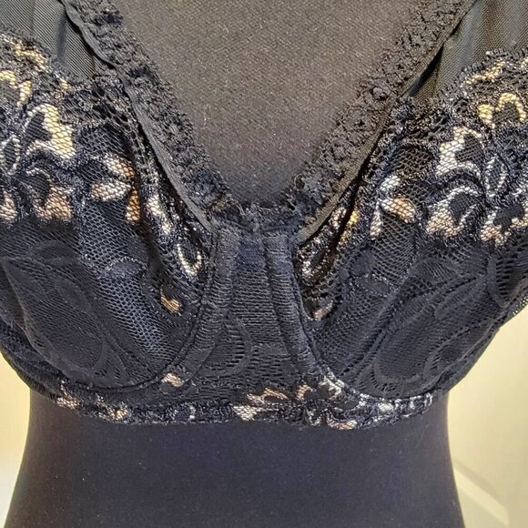 Y2K Barely Breezies Lace nylon underwire bra, size 38C - Picture 8 of 12